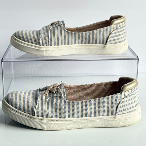 Kelly & Katie Striped Canvas Slip-On Shoes Size 9 - Picture 3 of 8